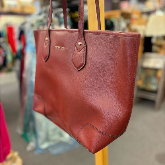 Michael Kors Burgandy Extra Large Leather Tote Bag - Picture 4 of 7
